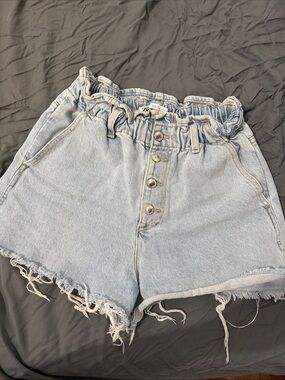 Zara Size 4 Button-Up Denim Shorts 🌞